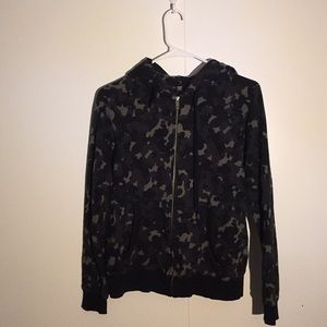 💖5/$25💖 UNIQLO Camo Hooded Jacket